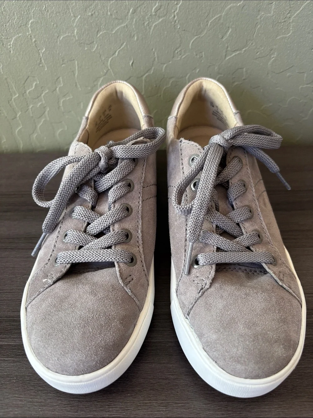 Naturalizer Morrison Gray Fog Suede Leather Lace Up Sneaker Size 7